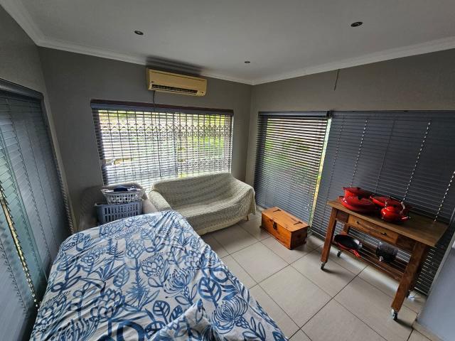4 Bedroom House For Sale in Meer En See