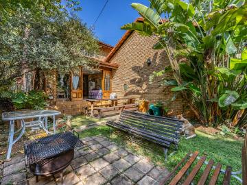 4 Bedroom House For Sale in Menlo Park