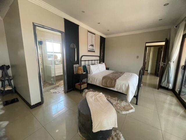 4 Bedroom House For Sale in Meredale