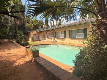 4 Bedroom House For Sale in Meredale