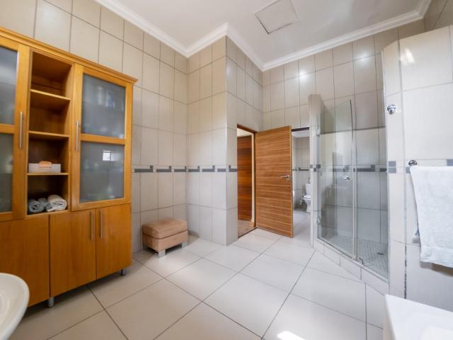 4 Bedroom House For Sale in Midstream Estate