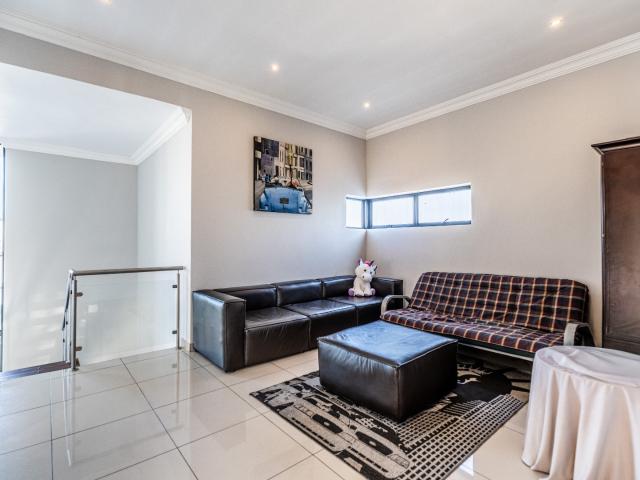 4 Bedroom House For Sale in Midstream Estate