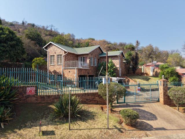 4 Bedroom House For Sale in Mulbarton