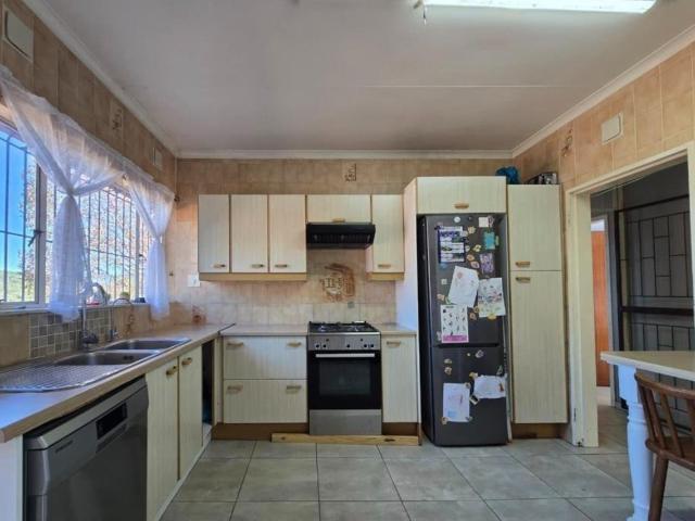 4 Bedroom House For Sale in Mulbarton