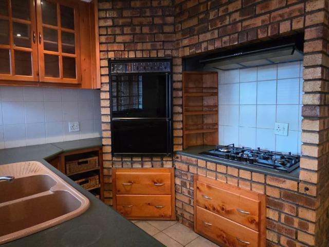 4 Bedroom House For Sale in Mulbarton