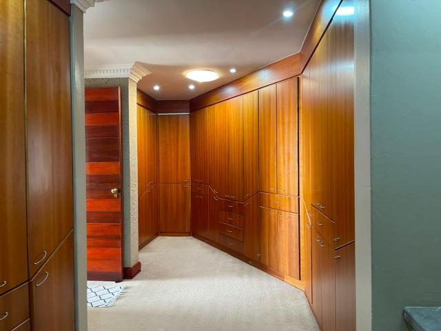 4 Bedroom House For Sale in Murrayfield