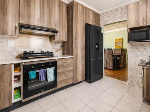 4 Bedroom House For Sale in Norkem Park