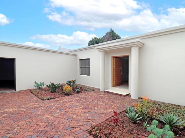4 Bedroom House For Sale in Norwood