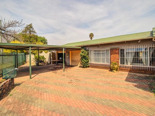 4 Bedroom House For Sale in Northmead
