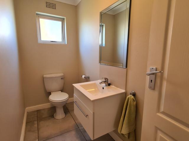 4 Bedroom House For Sale in Nahoon