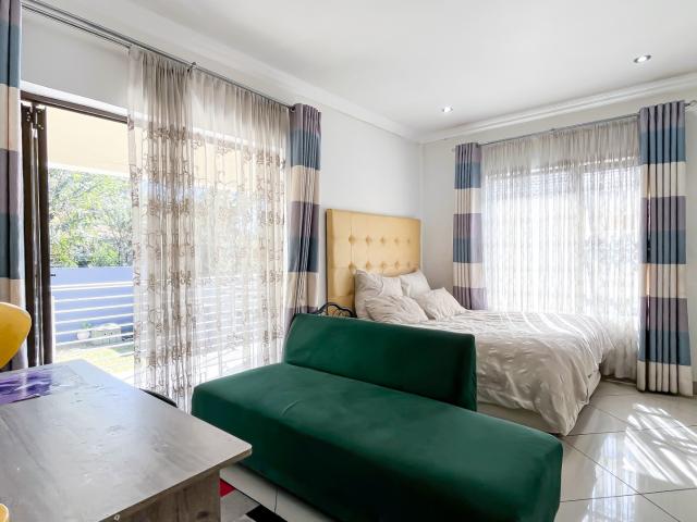 4 Bedroom House For Sale in South Crest