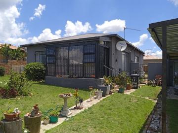 4 Bedroom House For Sale in South Hills