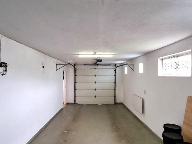 4 Bedroom House For Sale in Southgate