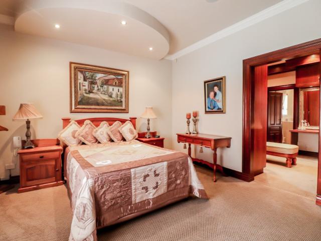 4 Bedroom House For Sale in Safari Gardens