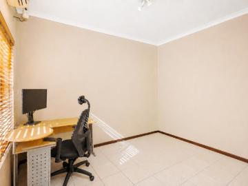 4 Bedroom House For Sale in Safari Gardens