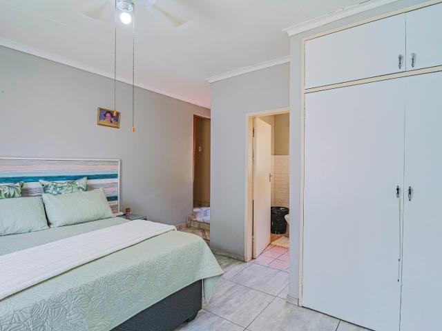 4 Bedroom House For Sale in Safari Gardens