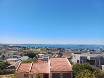 4 Bedroom House For Sale in Saldanha Central