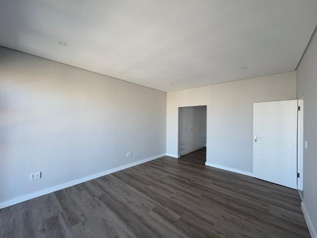 4 Bedroom House For Sale in Sandown
