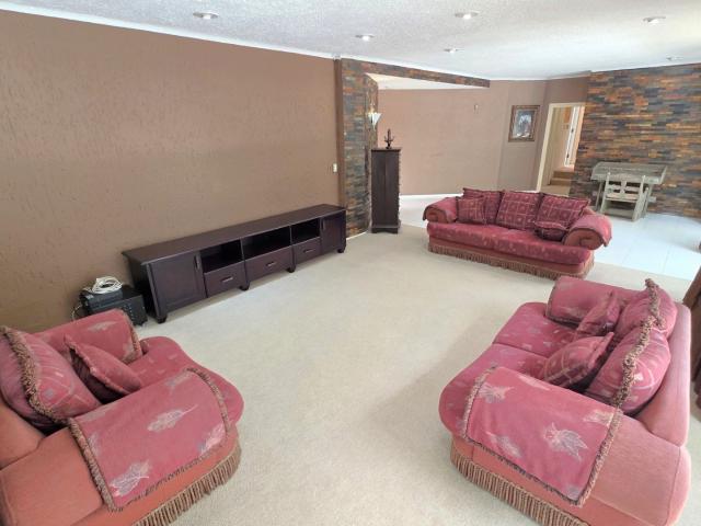 4 Bedroom House For Sale in Sandown