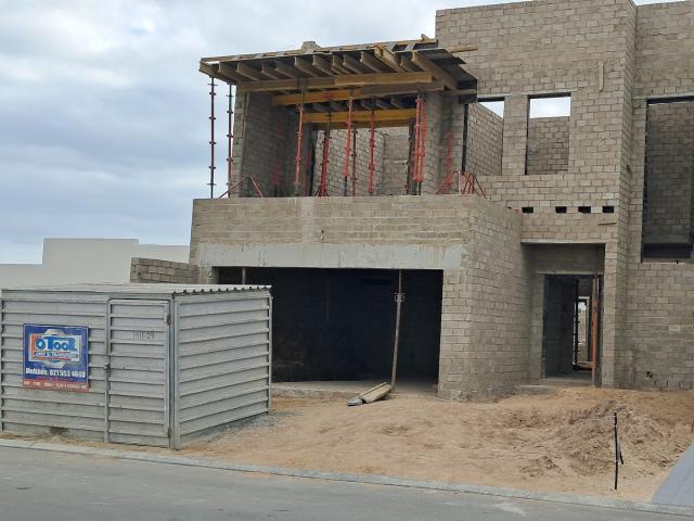 4 Bedroom House For Sale in Sandown