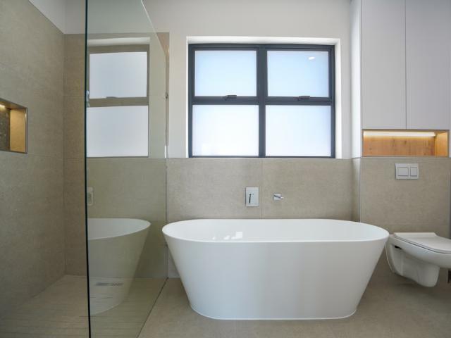 4 Bedroom House For Sale in Sandown
