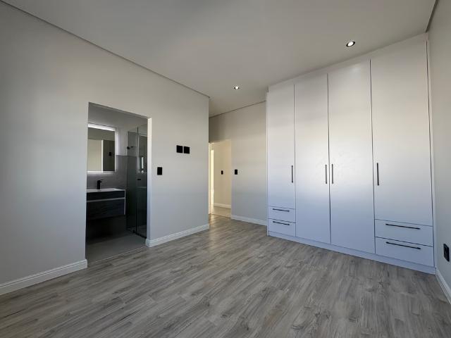 4 Bedroom House For Sale in Sandown