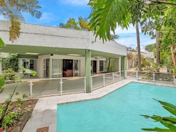 4 Bedroom House For Sale in Sandown