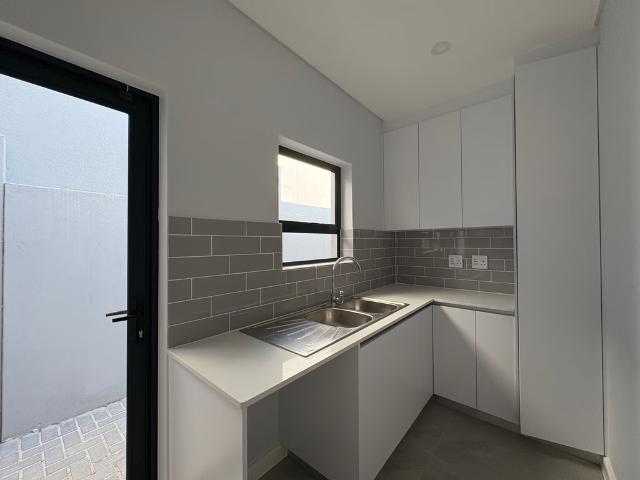 4 Bedroom House For Sale in Sandown