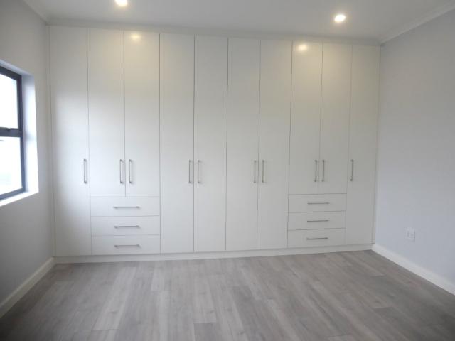 4 Bedroom House For Sale in Sandown Estate