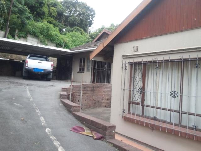 4 Bedroom House For Sale in Sea View