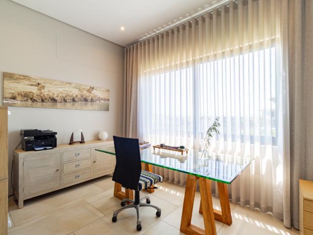 4 Bedroom House For Sale in Seaton Estate