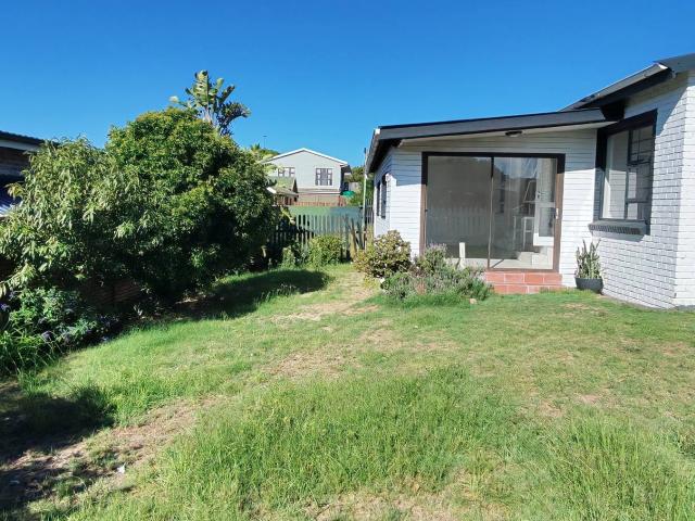 4 Bedroom House For Sale in Sedgefield Central