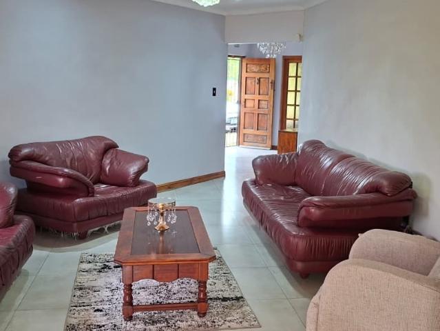 4 Bedroom House For Sale in Shulton Park
