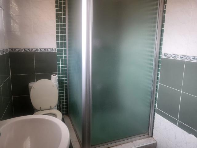 4 Bedroom House For Sale in Shallcross