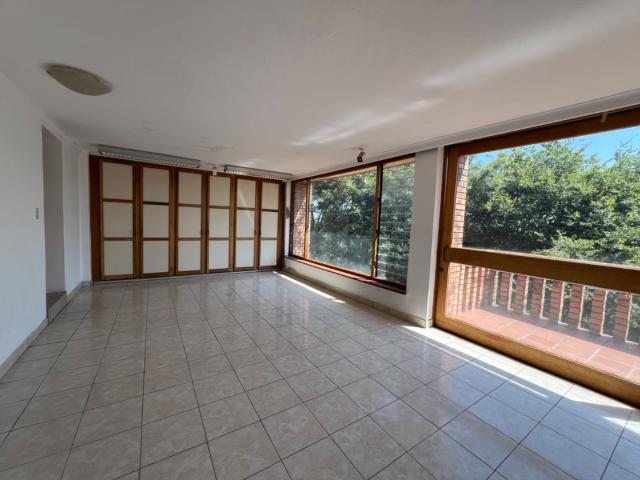 4 Bedroom House For Sale in Silverton