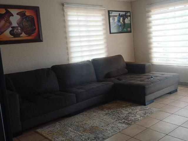 4 Bedroom House For Sale in Sky City