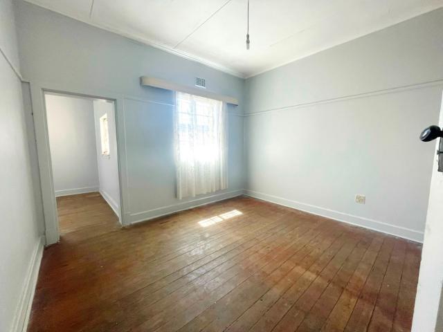 4 Bedroom House For Sale in Springs Central