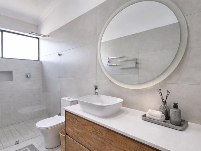4 Bedroom House For Sale in Stilbaai Oos