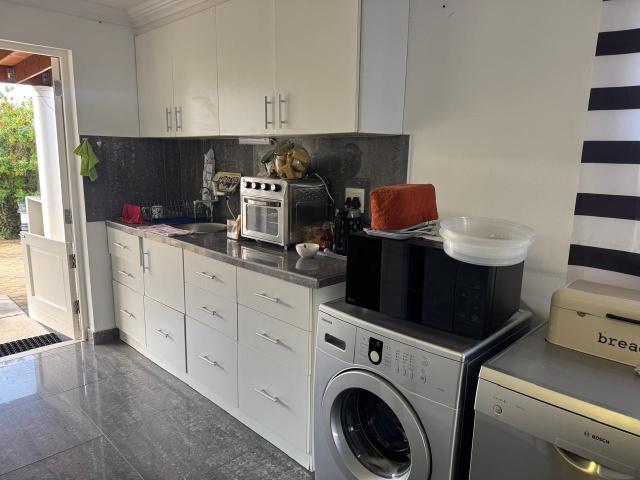4 Bedroom House For Sale in Stilbaai Wes