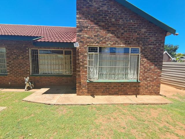 4 Bedroom House For Sale in Stilfontein