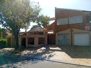 4 Bedroom House For Sale in Suideroord