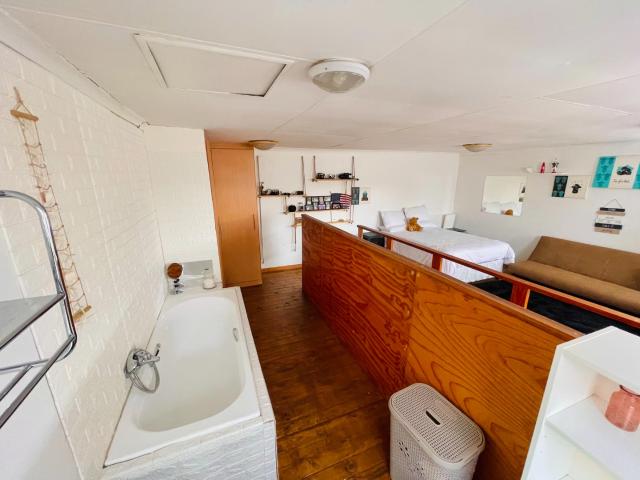 4 Bedroom House For Sale in Suideroord