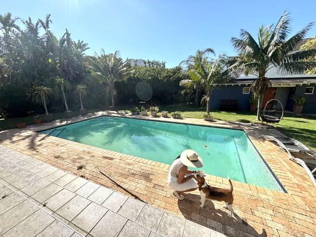 4 Bedroom House For Sale in Summerstrand