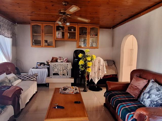 4 Bedroom House For Sale in Sunford