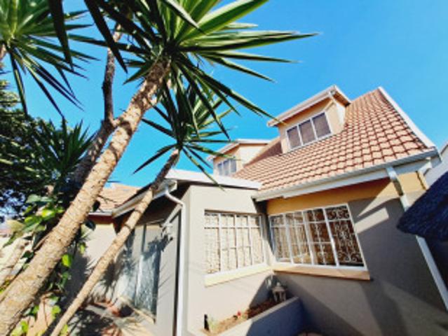 4 Bedroom House For Sale in Sunnyridge