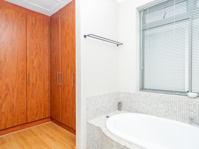 4 Bedroom House For Sale in Sunset Beach