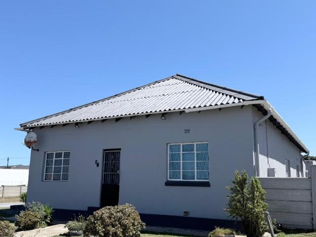 4 Bedroom House For Sale in Sydenham