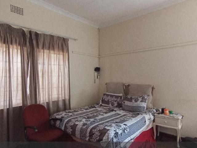 4 Bedroom House For Sale in Sydenham
