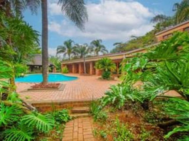 4 Bedroom House For Sale in Poortview