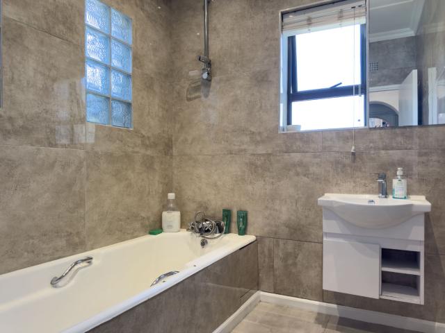 4 Bedroom House For Sale in Poortjies